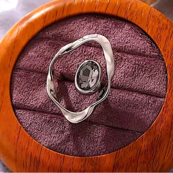 Czech Silver Crumpled Orbit Ring, Geometric Ring, Creative, Big Diamond - Picture 3 of 10